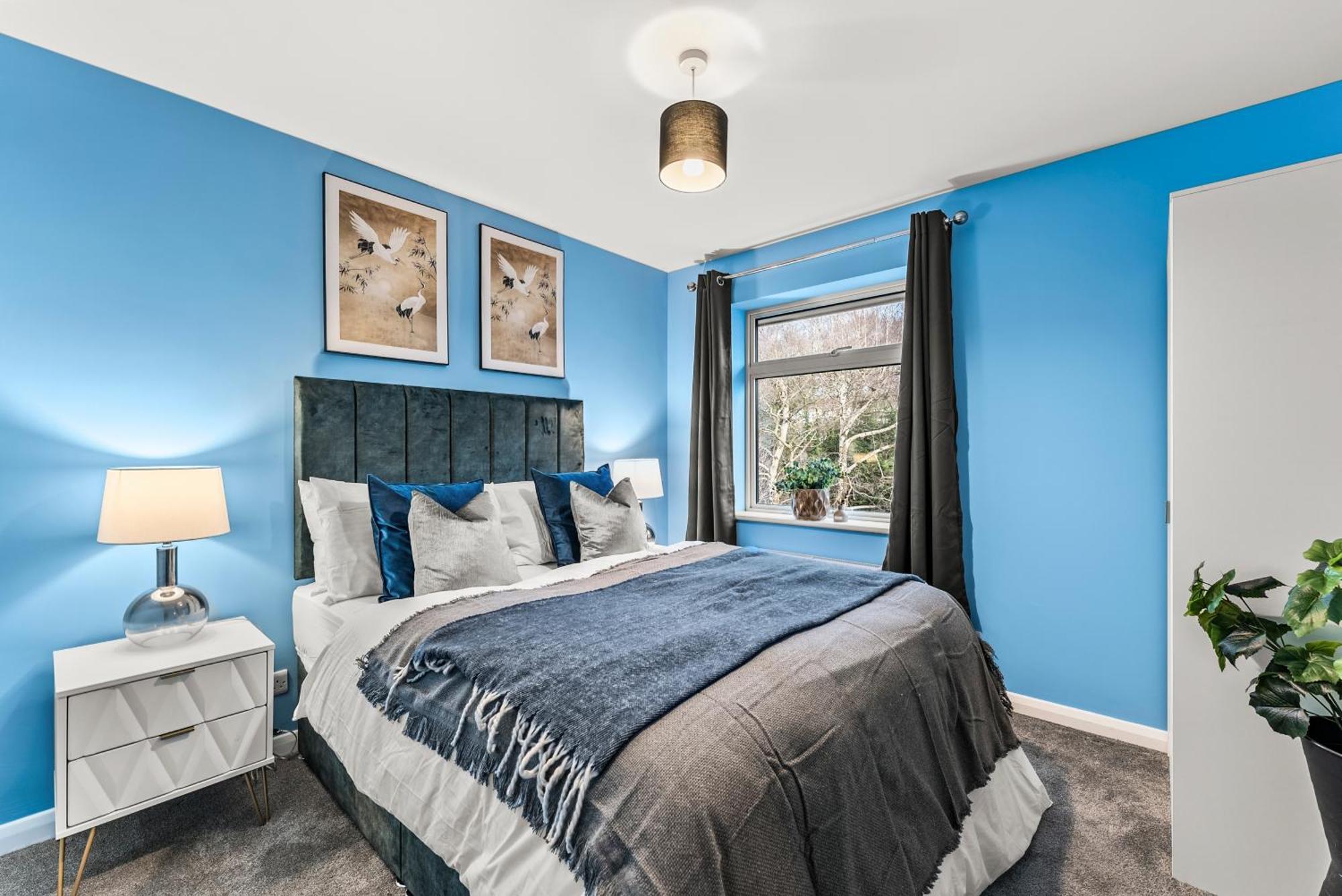 Elegant Retreat In Cheltenham - Garden & Parking Included Bagian luar foto