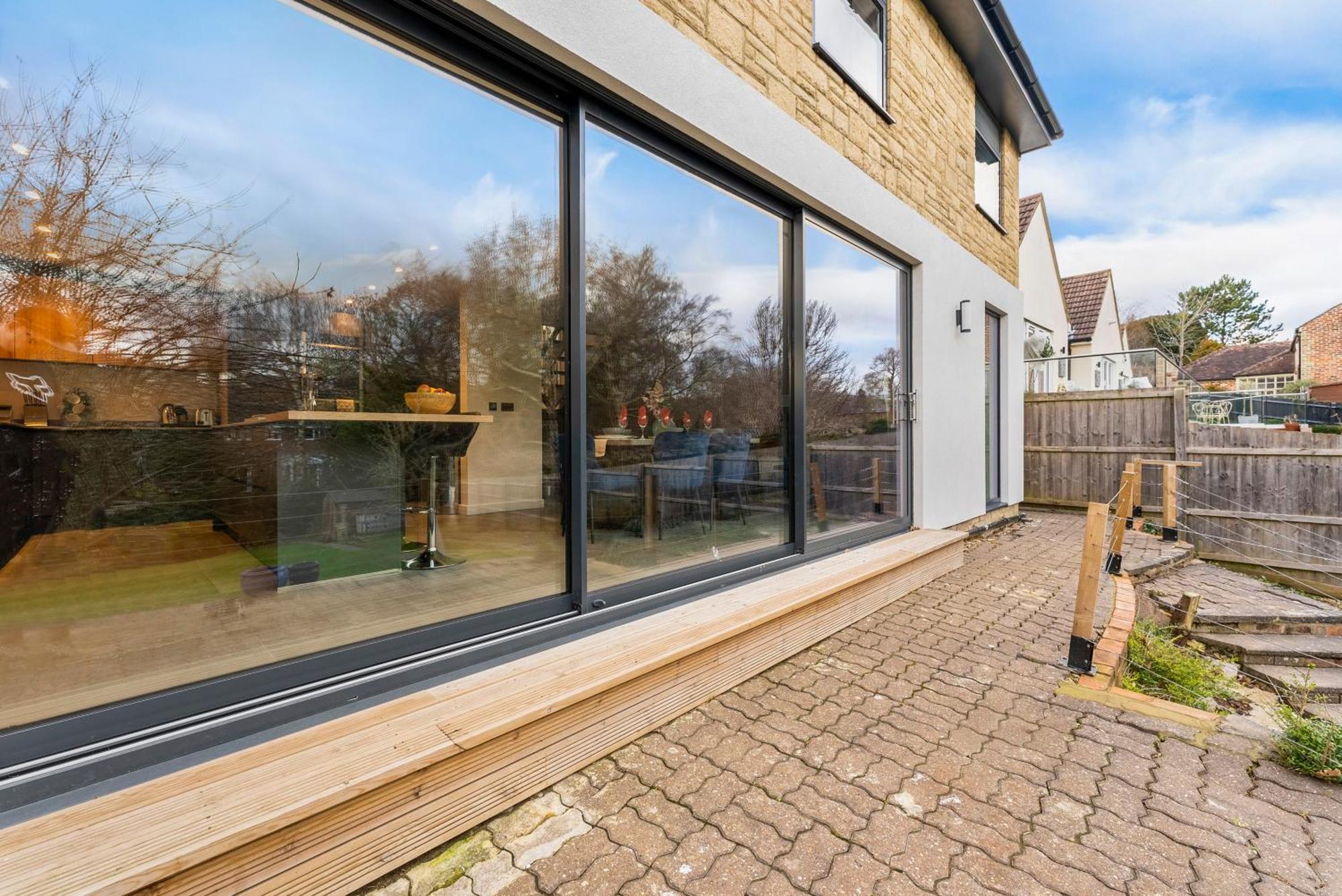Elegant Retreat In Cheltenham - Garden & Parking Included Bagian luar foto