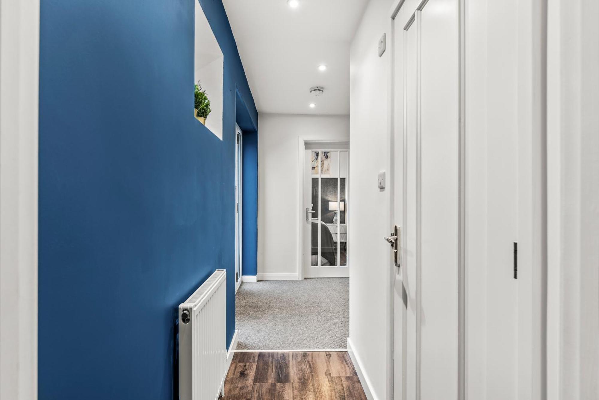 Elegant Retreat In Cheltenham - Garden & Parking Included Bagian luar foto