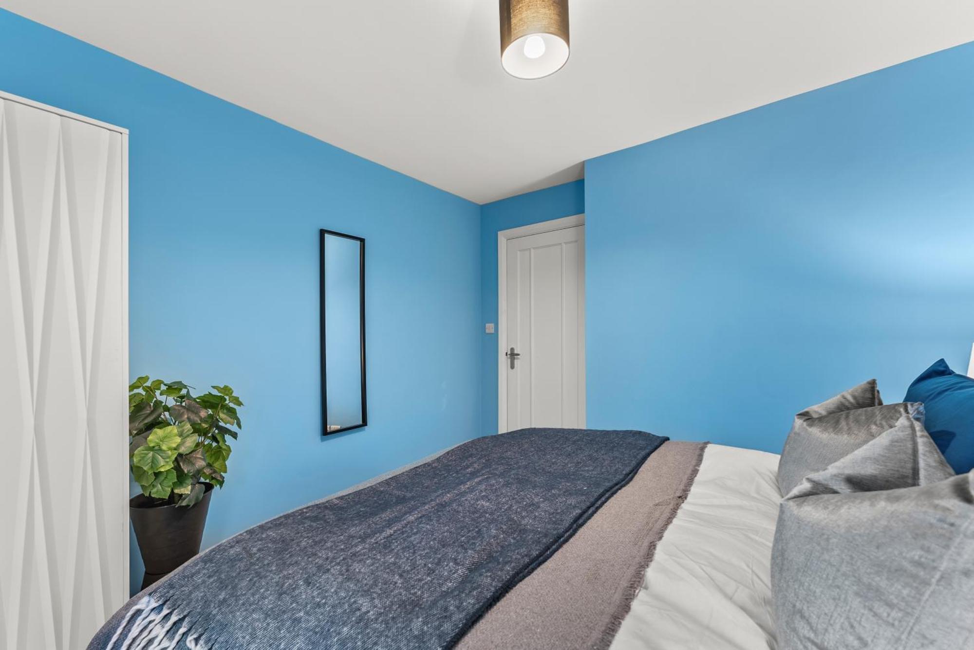 Elegant Retreat In Cheltenham - Garden & Parking Included Bagian luar foto