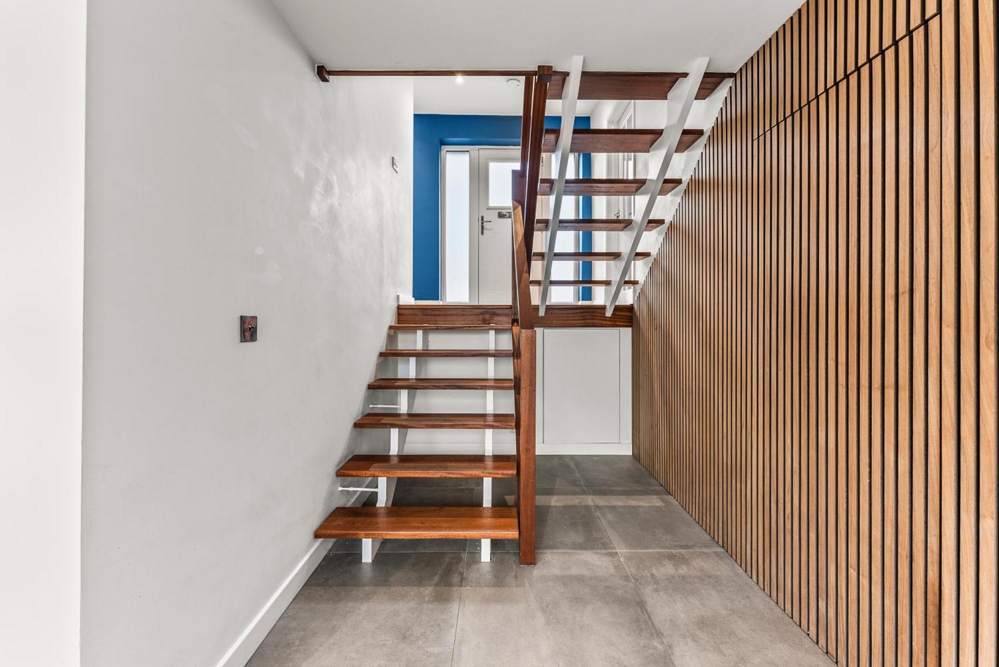 Elegant Retreat In Cheltenham - Garden & Parking Included Bagian luar foto